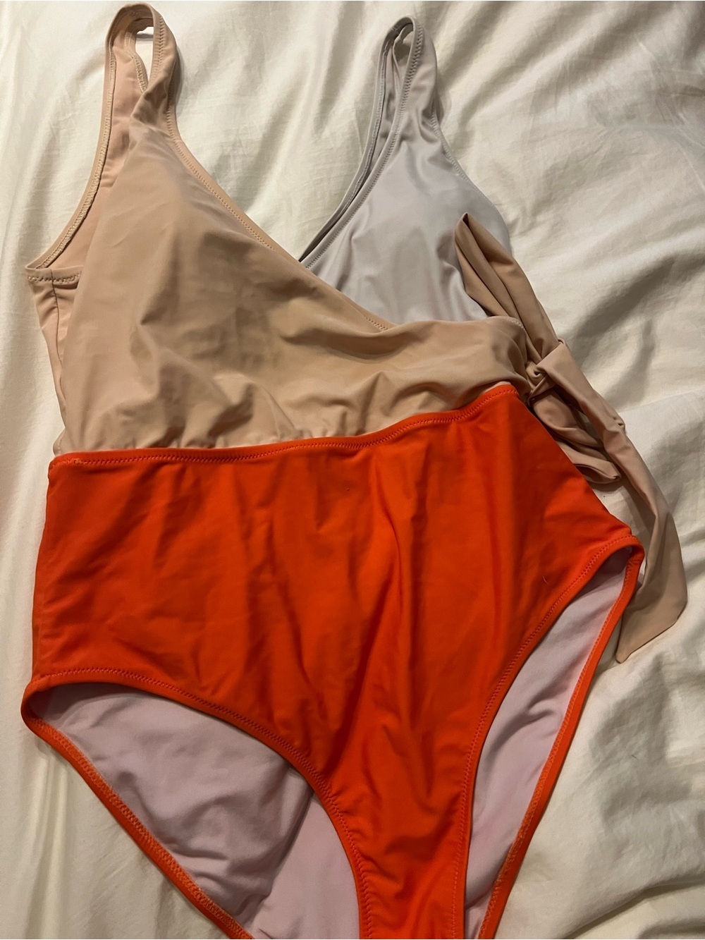 Cupshe Colorblock Wrap One-Piece Swimsuit in White, Blush & Orange - Picture 3 of 9